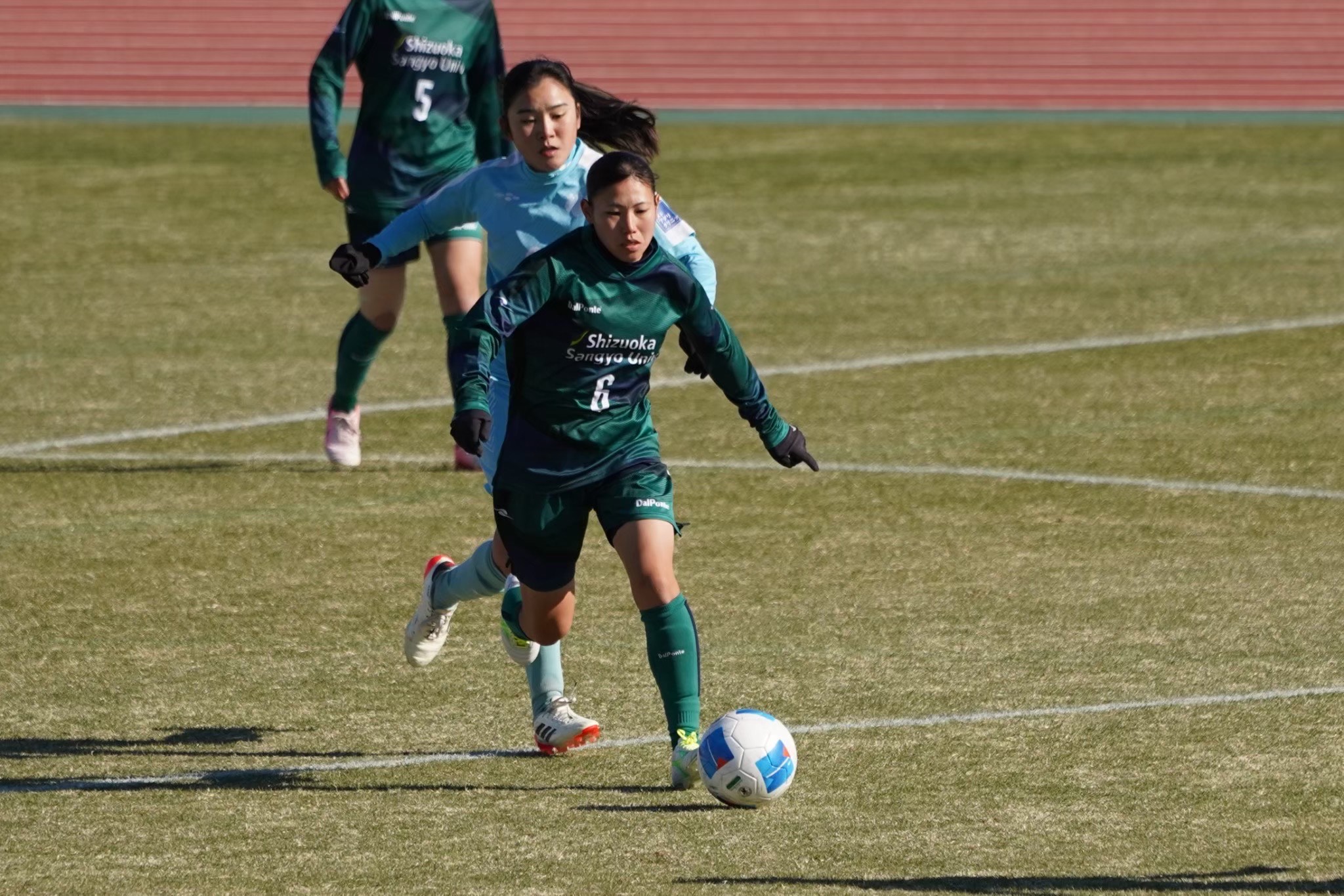 試合で活躍するようす
