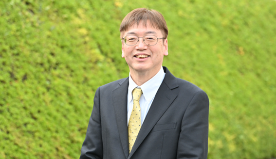 経営学部学部長／教授　佐野　典秀