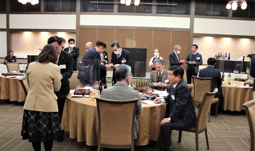 令和４年度冠講座交流会の様子