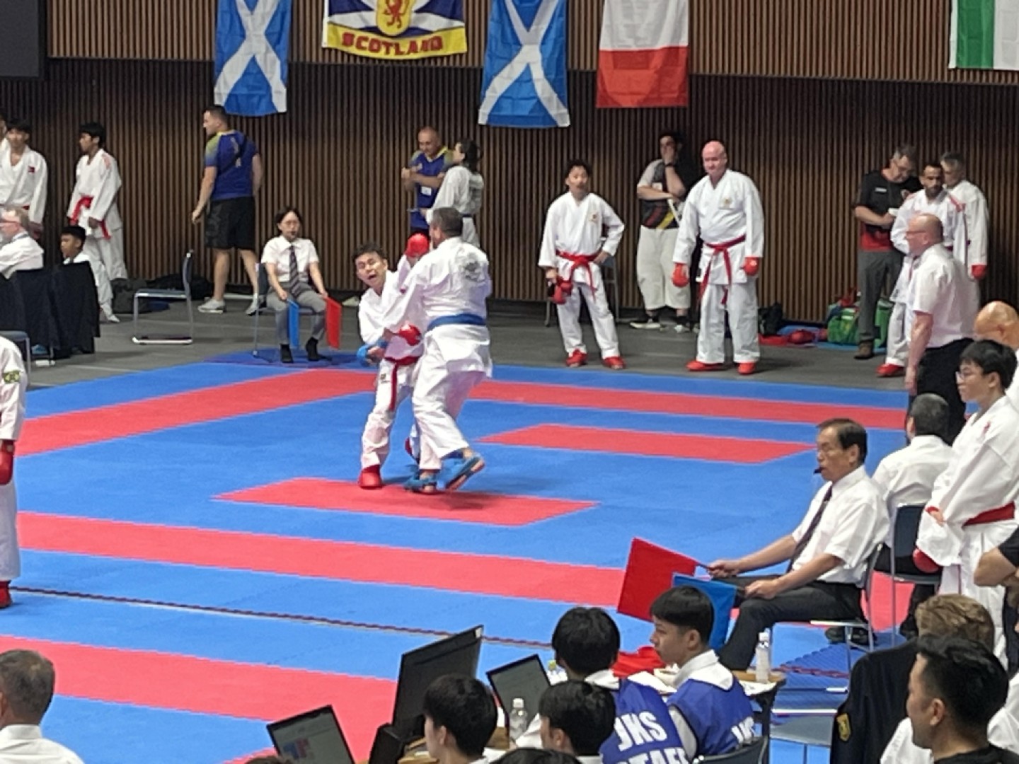 2回戦（対チリ選手）中萬選手（赤帯）の勝利